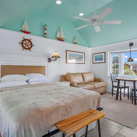 Seaside Cottages - Cottage 16 - Beach Cottage